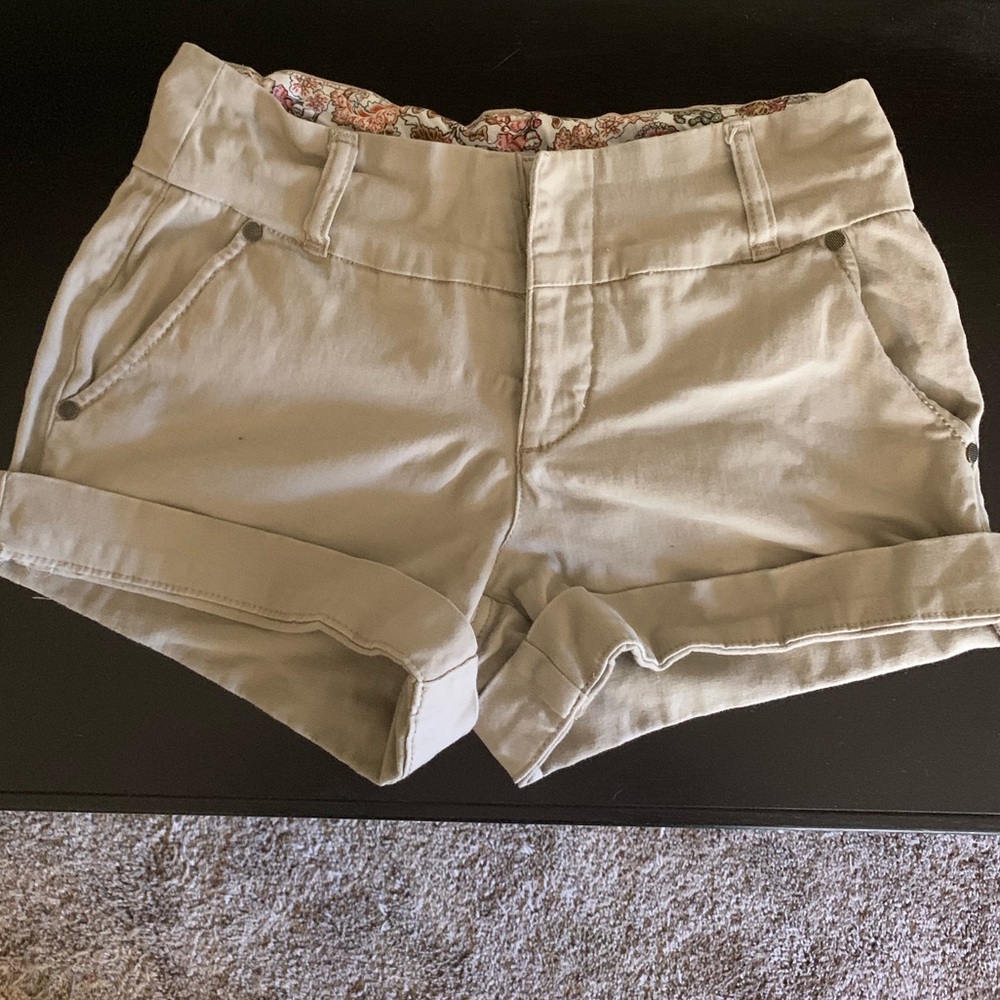 khaki shorts